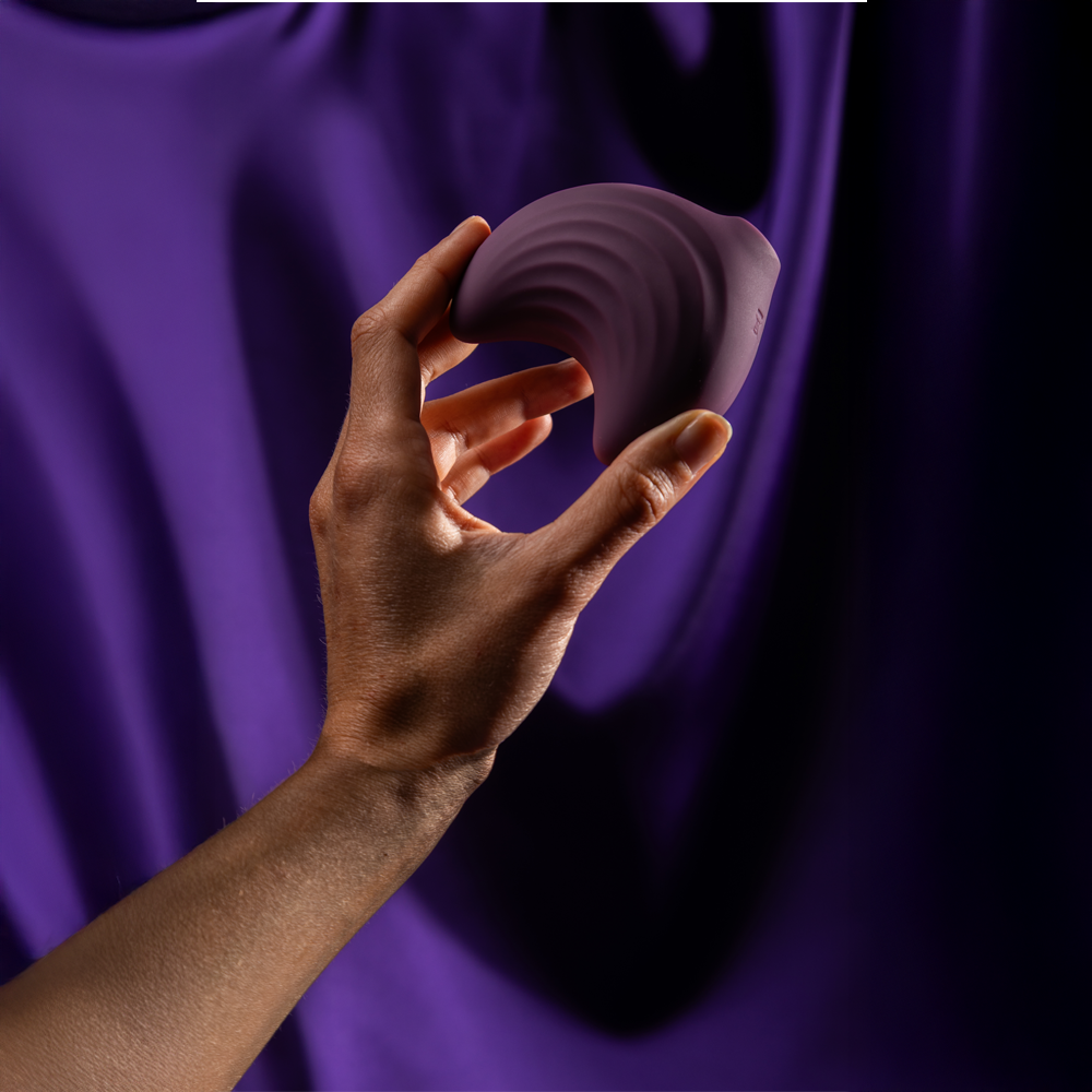 Moon 2-in-1 stimulator from HYYO - Purple