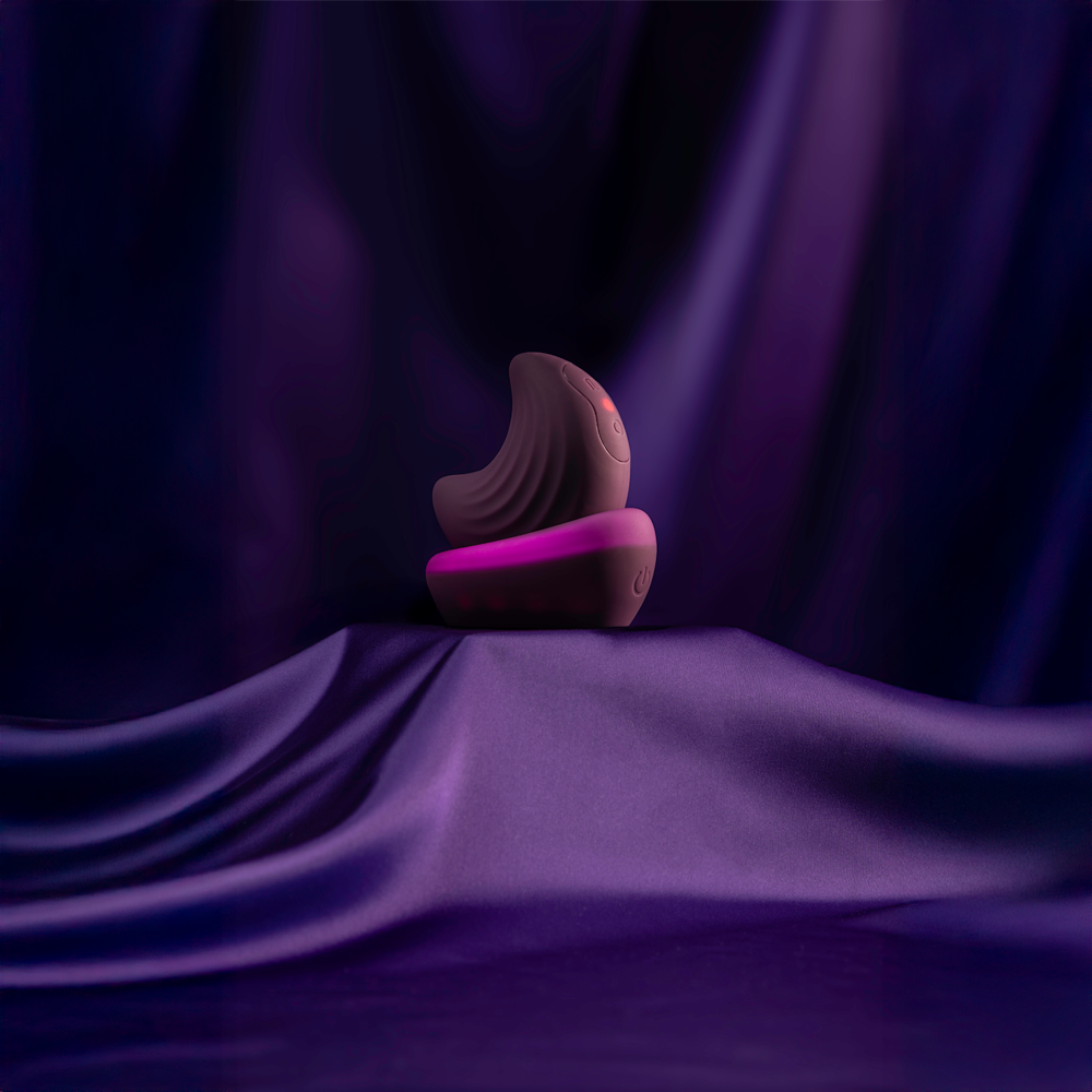 Moon 2-in-1 stimulator from HYYO - Purple