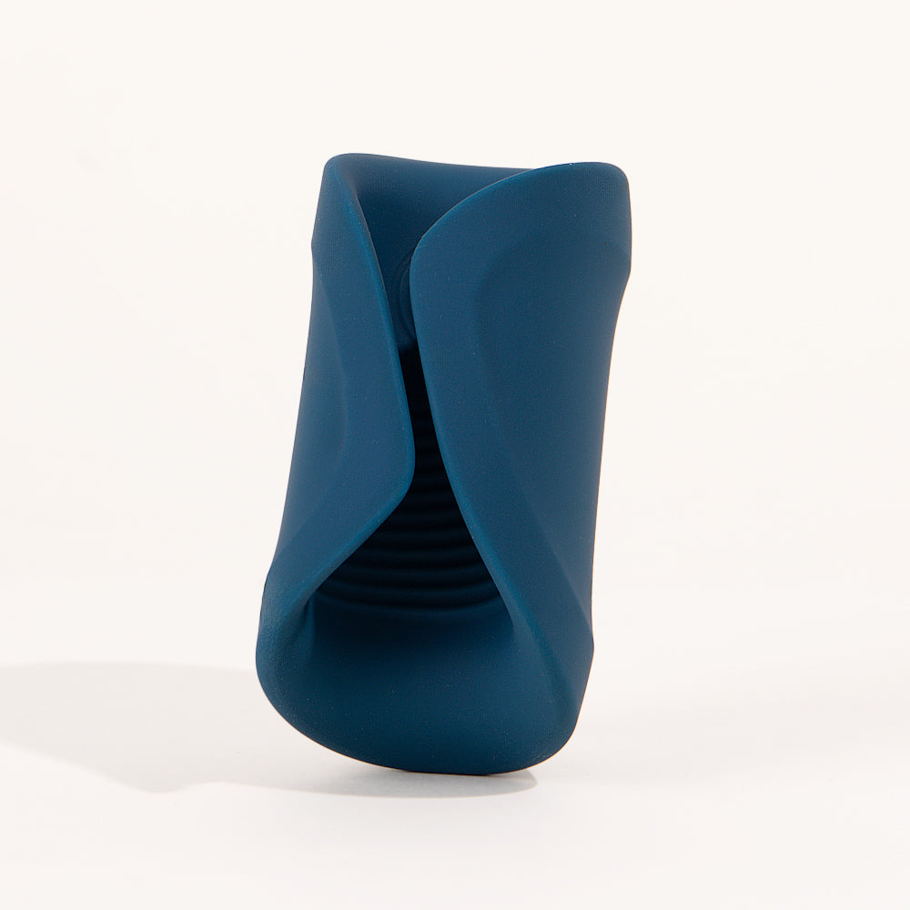 Tapping masturbator Hector