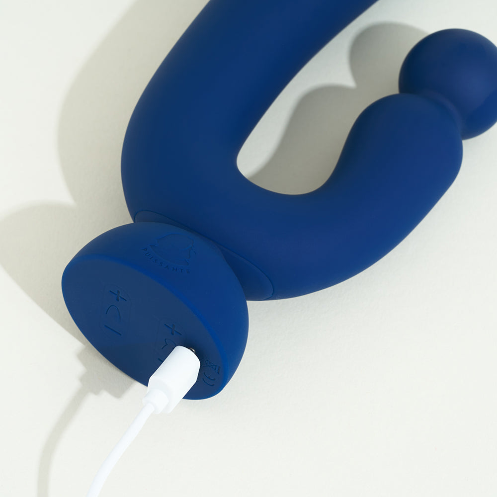 Chouchou rabbit by Puissante - Blue