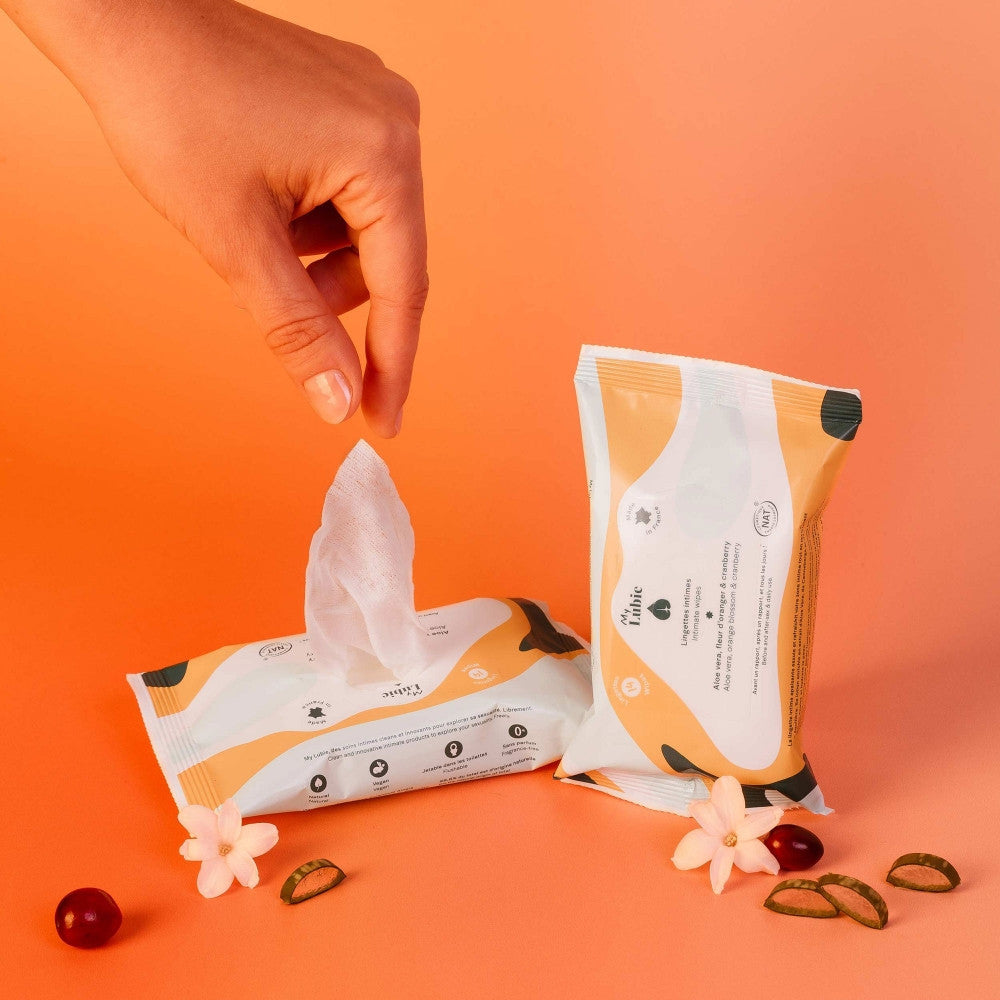Natural and soothing intimate wipes