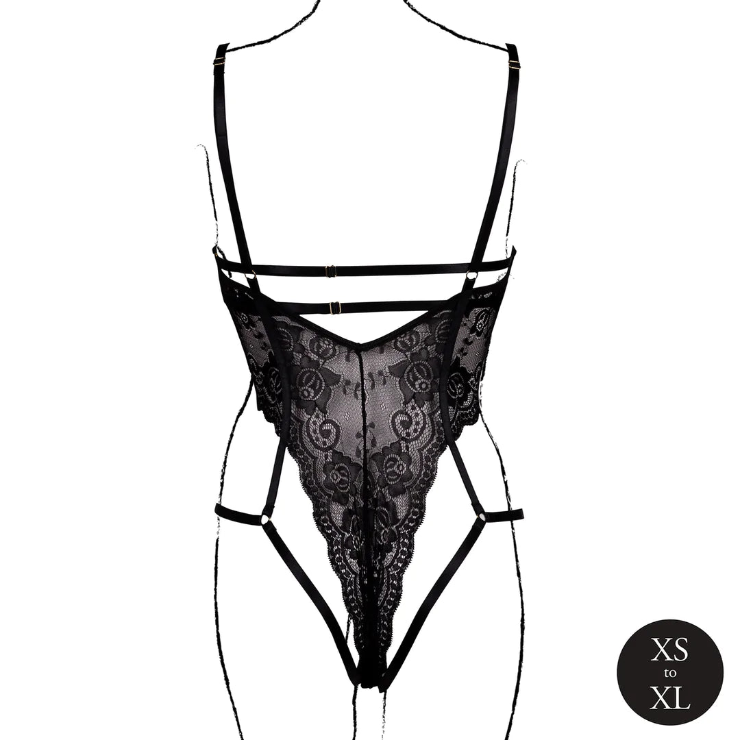 Lace bodice and open cups 