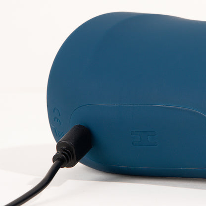 Tapping masturbator Hector