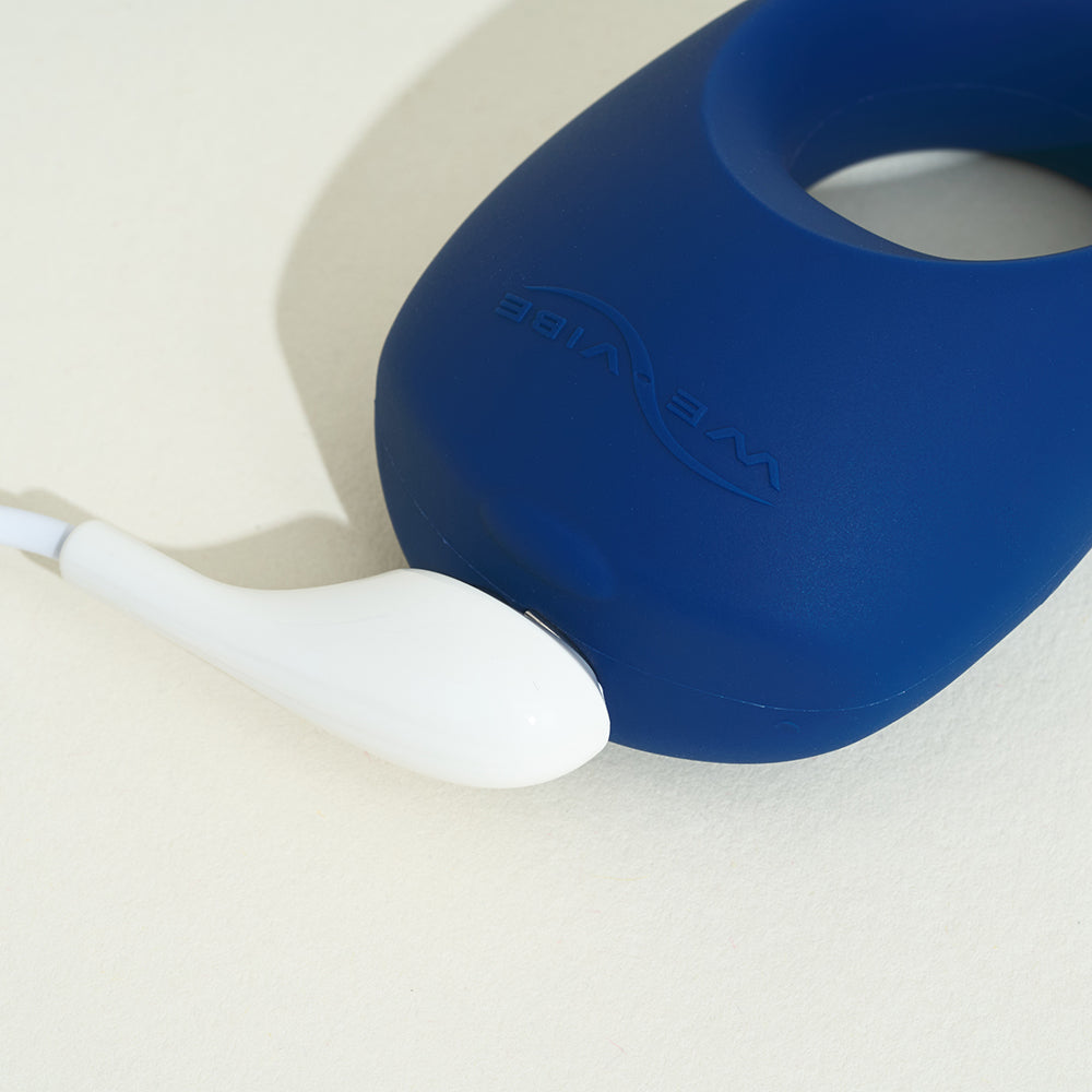 Pivot connected vibrant ring