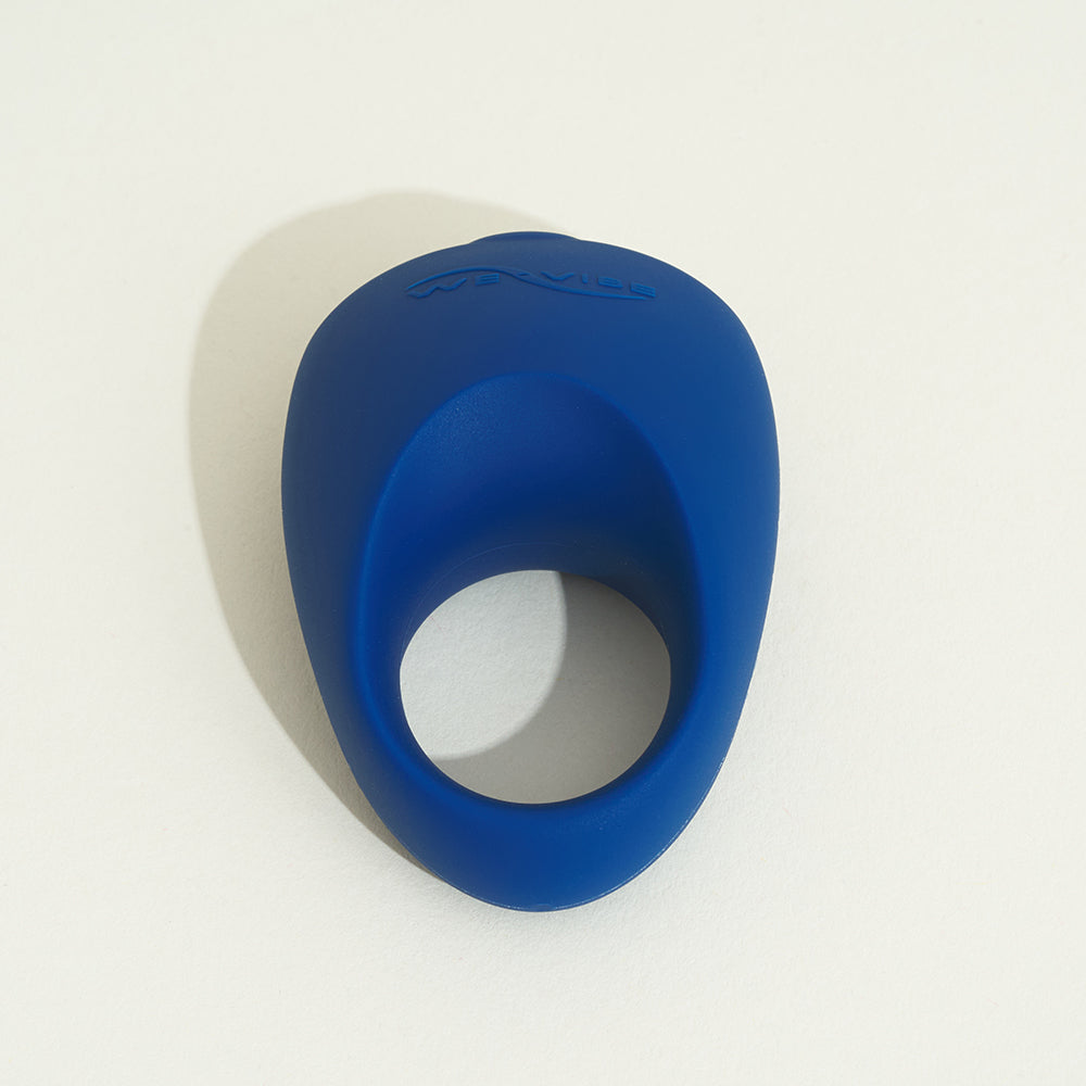 Pivot connected vibrant ring