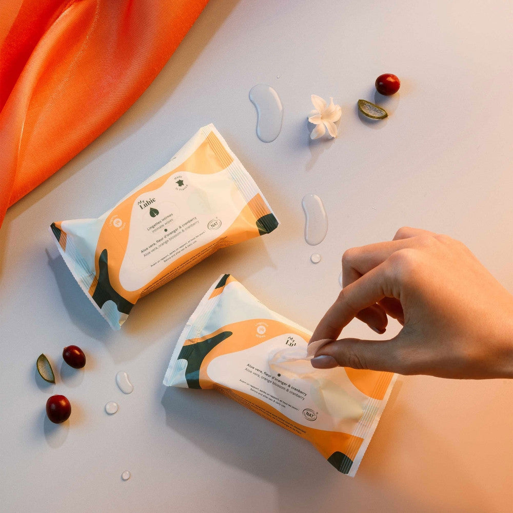 Natural and soothing intimate wipes