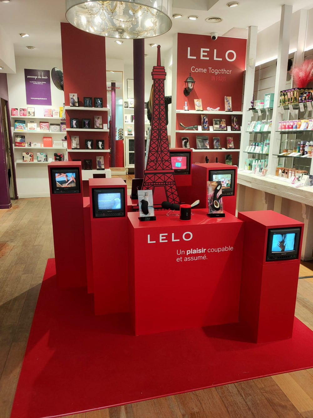 Paris Hôtel de Ville - LOVESTORE Rue St Martin